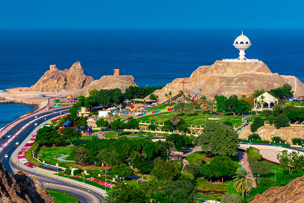 Muttrah Corniche and Al Riyam Park